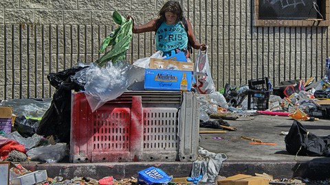 Image caption: Should California adopt the Texas approach to handling the homeless problem?