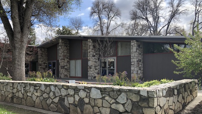 The Iva Gard Shepard Garden & Arts Center, built in 1958, is in the eastern portion of McKinley Park in East Sacramento.