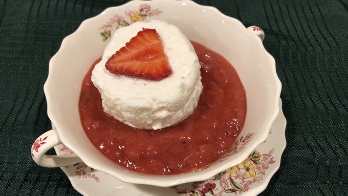 This Floating Island dessert is among several strawberry recipes featured in our Taste Spring! e-cookbook.