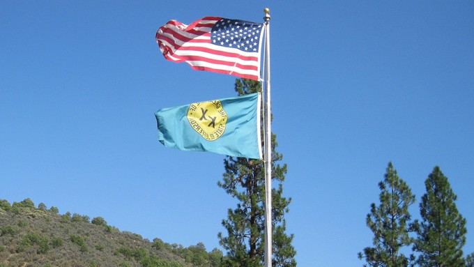 Image caption: The State of Jefferson Double-X flag symbolizes the California's supposed "double cross" of its northern counties.