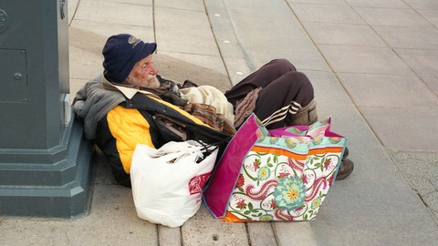 Image caption: California’s homelessness crisis shows no signs of improving, despite significant new measures to fight the problem.