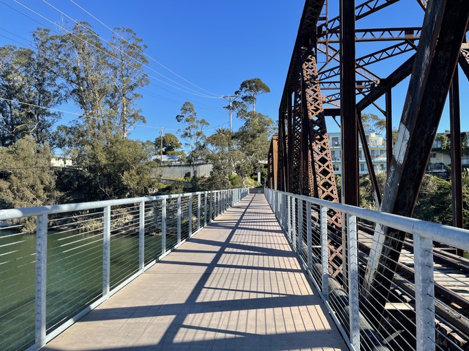 On the span crossing the San Lorenzo River facing northeast toward East Cliff/Murray Street.