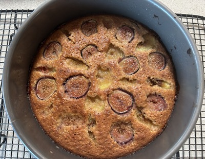 baked-fig-cake-in-pan.jpg