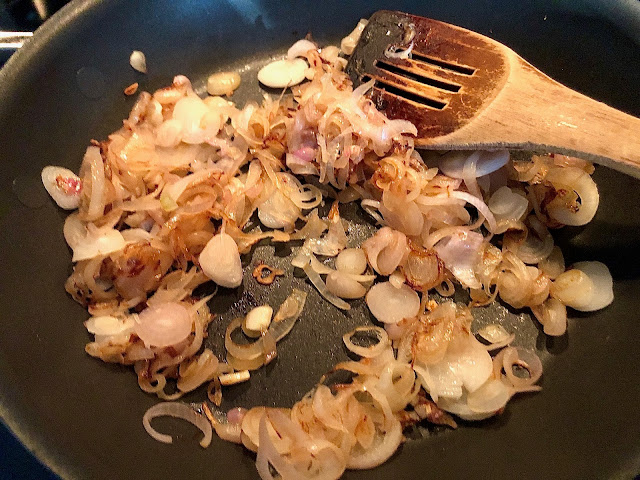 Skillet with shallots