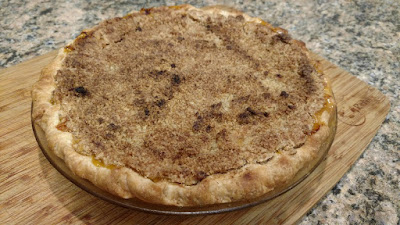 Apricot crumble pie