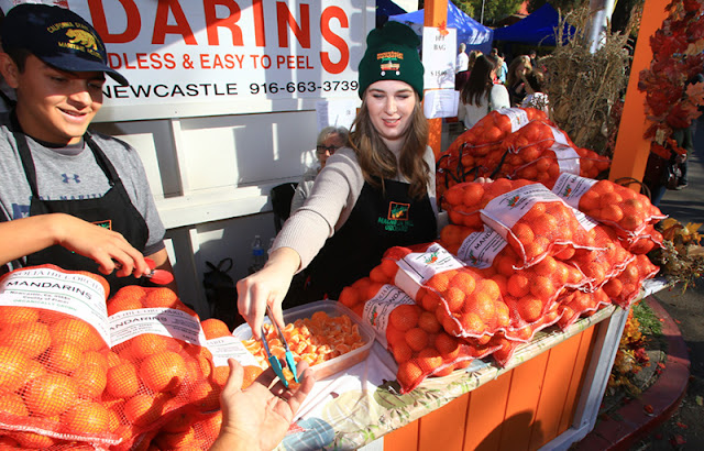 Mandarin vendor