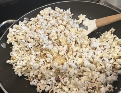 Popcorn in pan