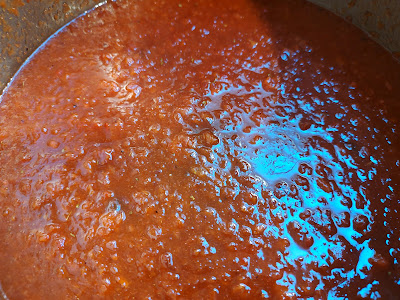 Reddish chutney cooking